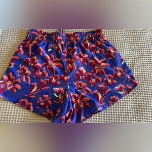 Athleta Floral CrossRoads short Sz S